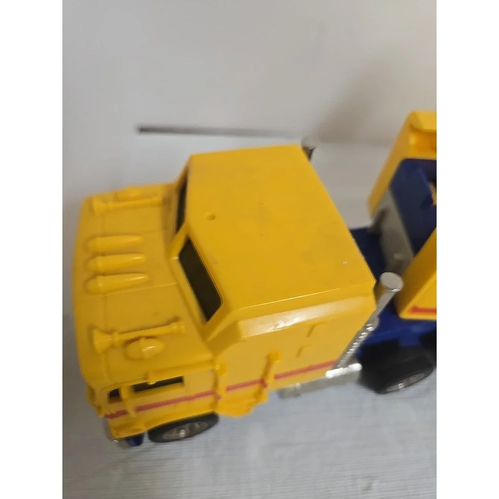 Vintage 1986 Hot Wheels Semi Truck Trailer Transporter Car Hauler Carrying Case